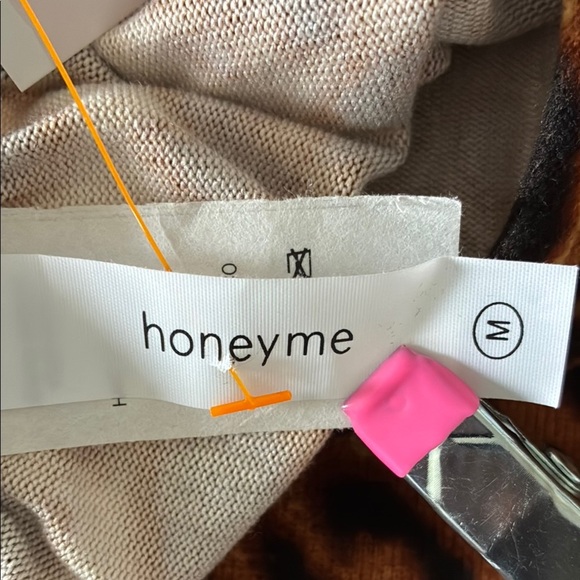 Honeyme Black and Brown Ruffled 3/4 Sleeve Blouse - Picture 6 of 6